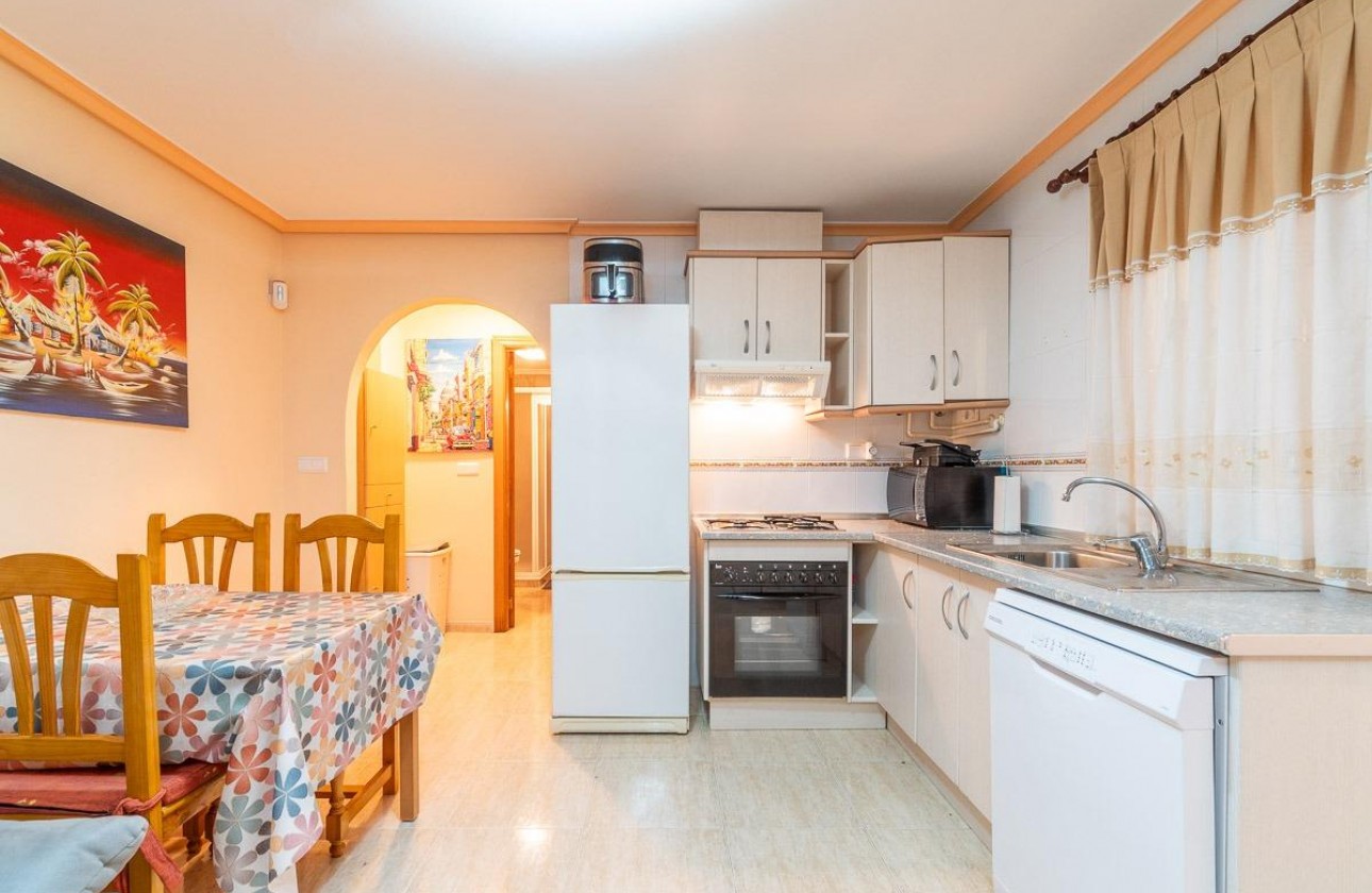 Resale - Apartment - Torrevieja - Estacion de autobuses