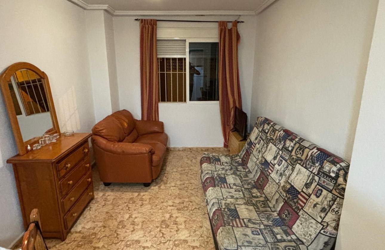 Resale - Apartment - Torrevieja - Estacion de autobuses