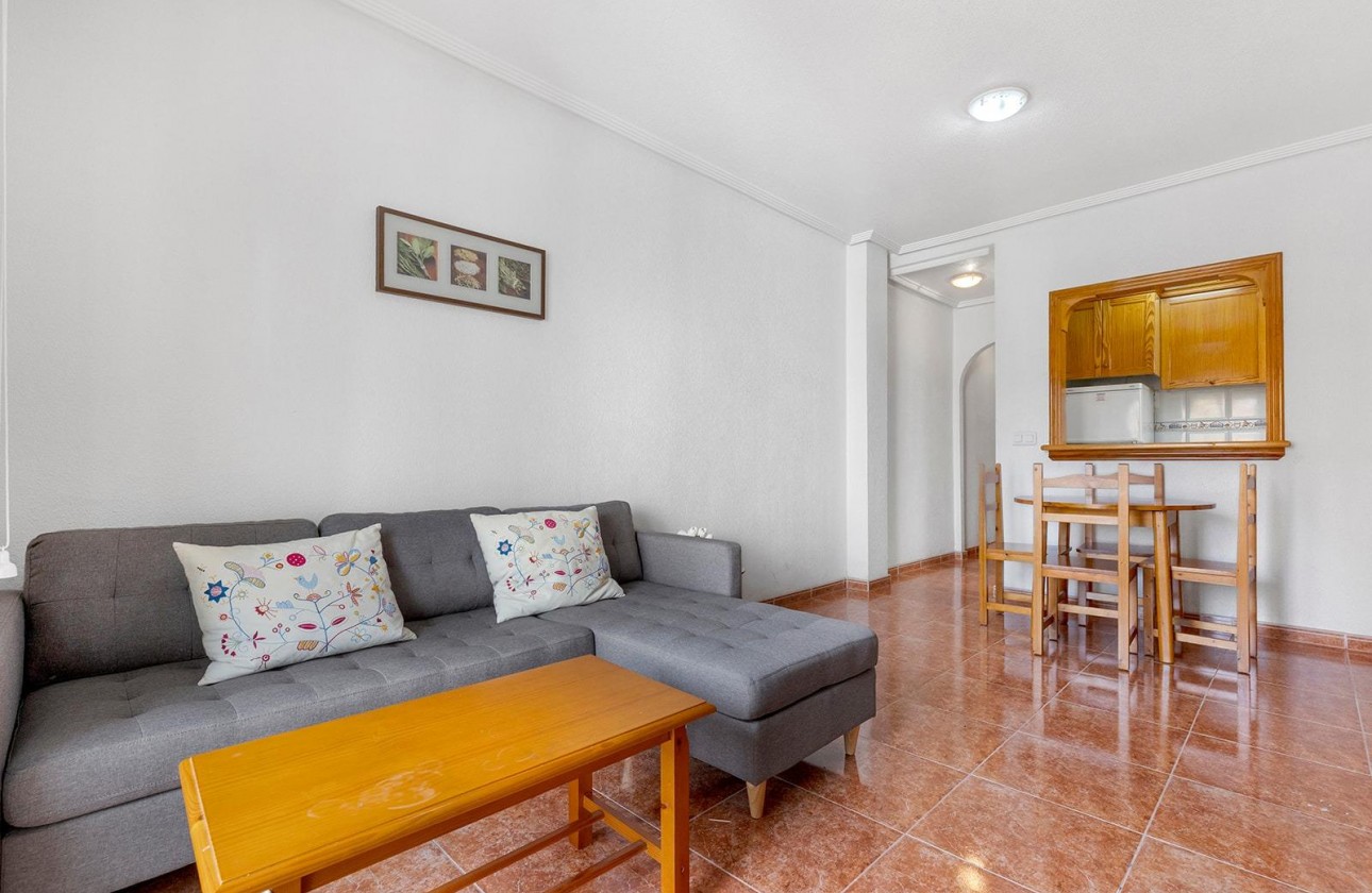 Resale - Apartment - Torrevieja - Estacion de autobuses