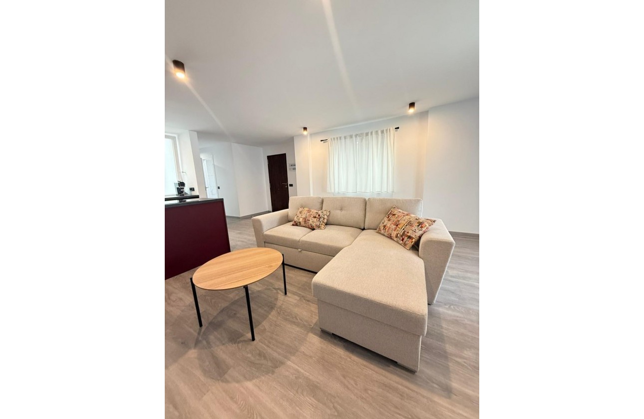 Resale - Apartment - Torrevieja - Estacion de autobuses