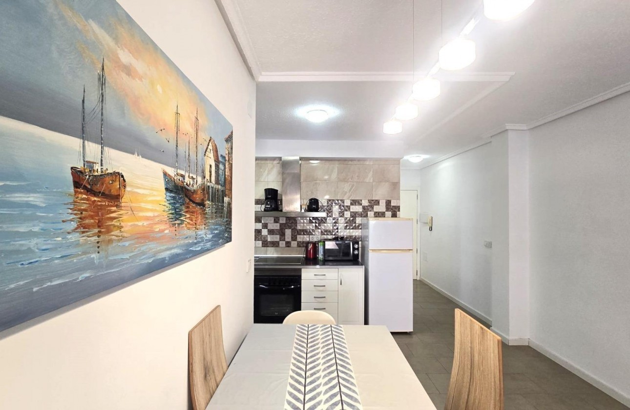 Resale - Apartment - Torrevieja - Estacion de autobuses