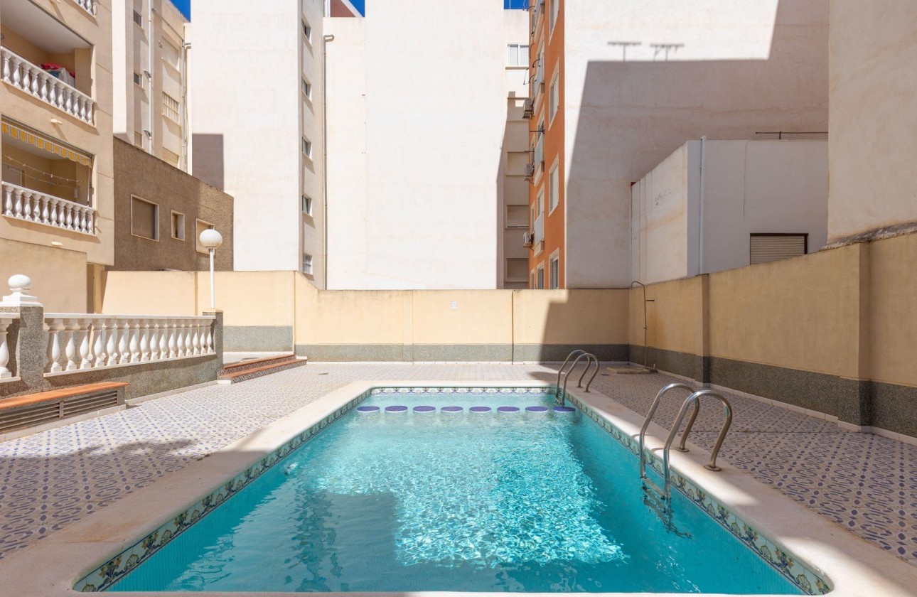 Resale - Apartment - Torrevieja - Estacion de autobuses