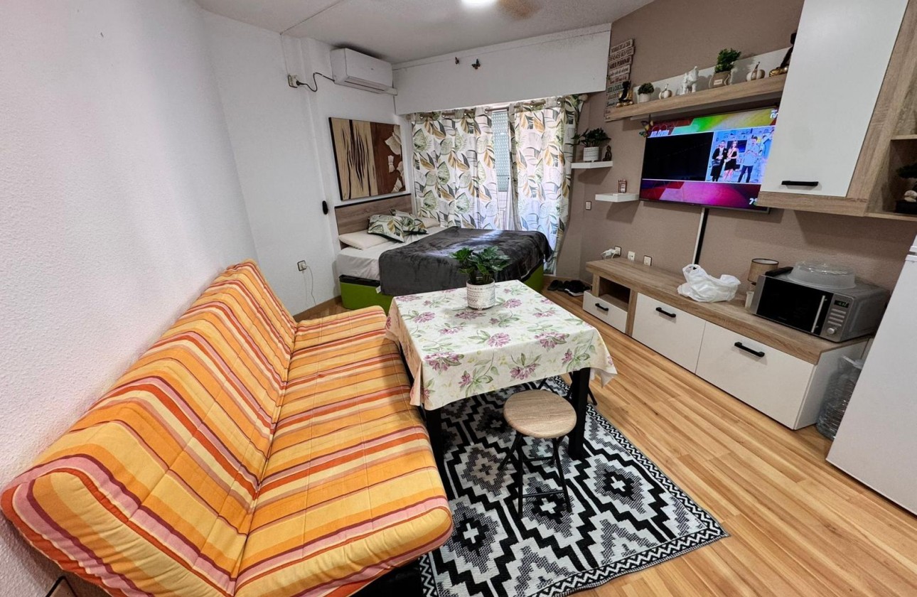 Resale - Apartment - Torrevieja - Estacion de autobuses