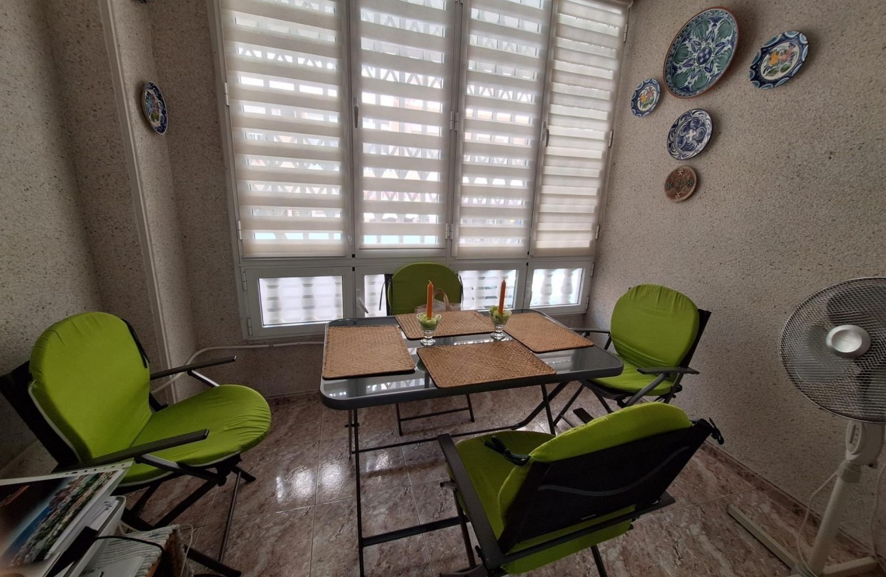 Resale - Apartment - Torrevieja - Estacion de autobuses
