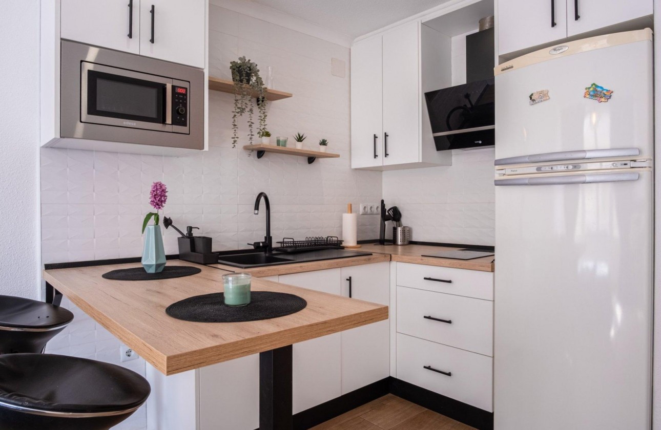 Resale - Apartment - Torrevieja - Estacion de autobuses