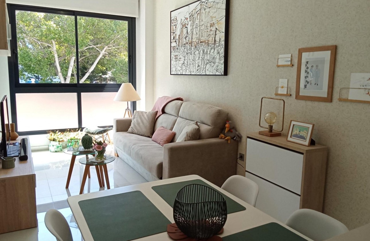Resale - Apartment - Torrevieja - Estacion de autobuses