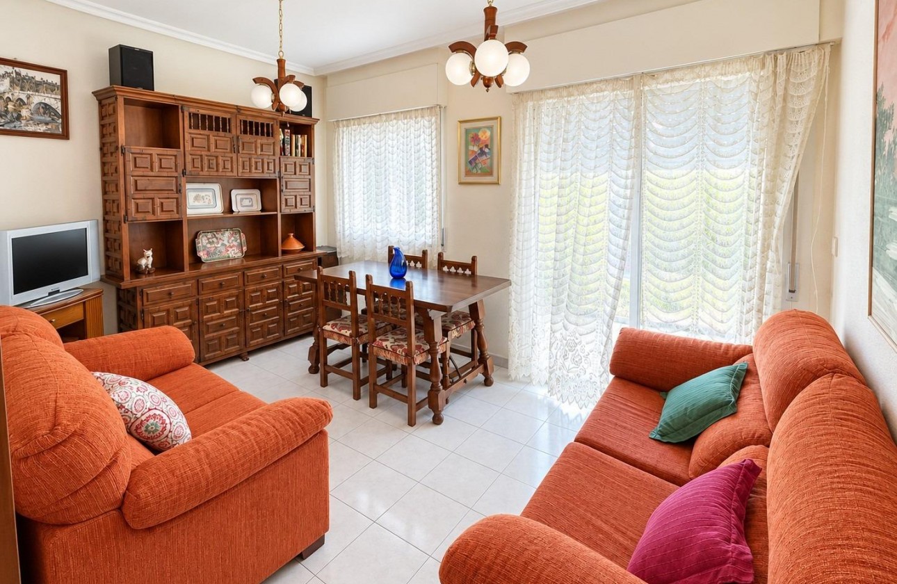 Resale - Apartment - Torrevieja - Estacion de autobuses
