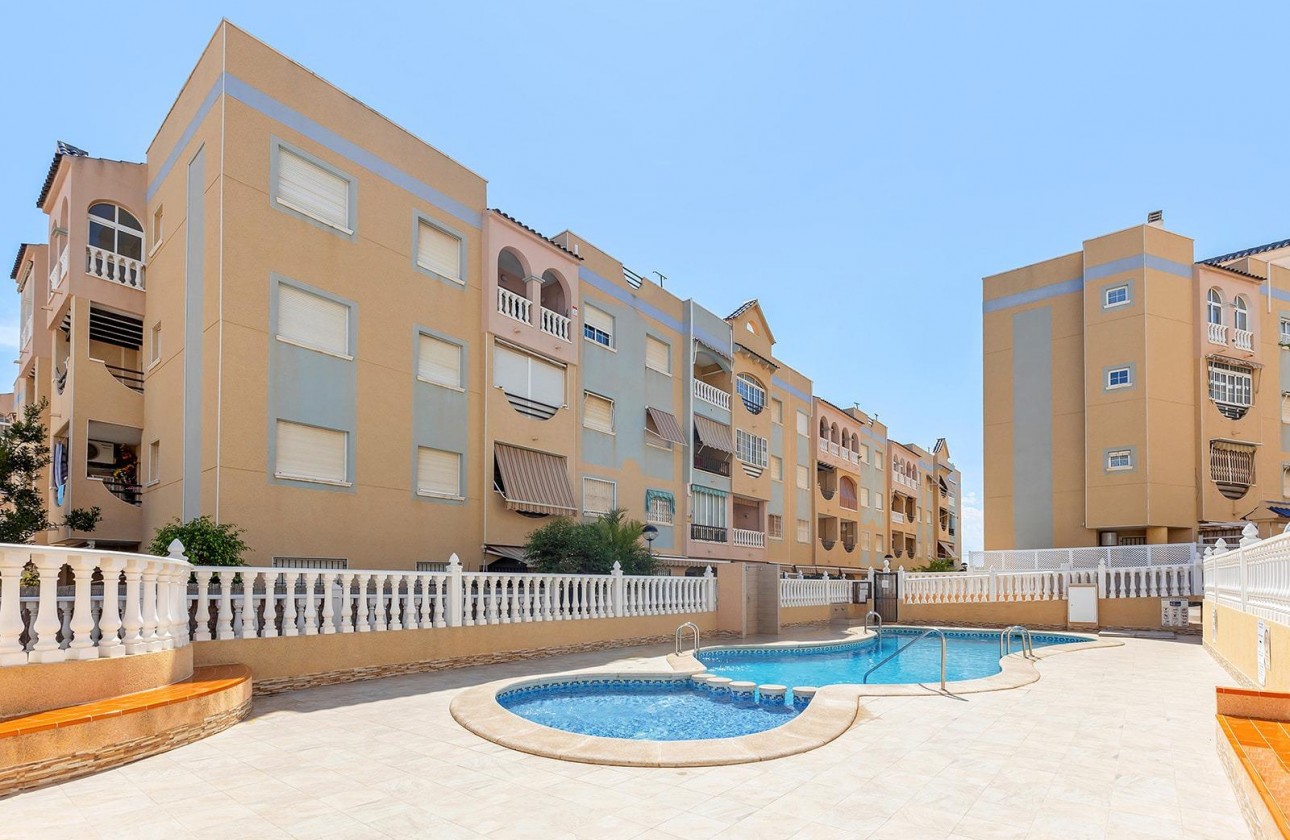 Resale - Apartment - Torrevieja - La Mata pueblo