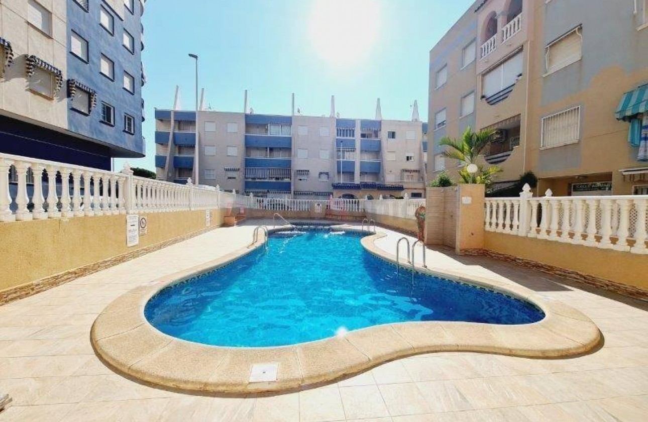 Resale - Apartment - Torrevieja - La Mata pueblo