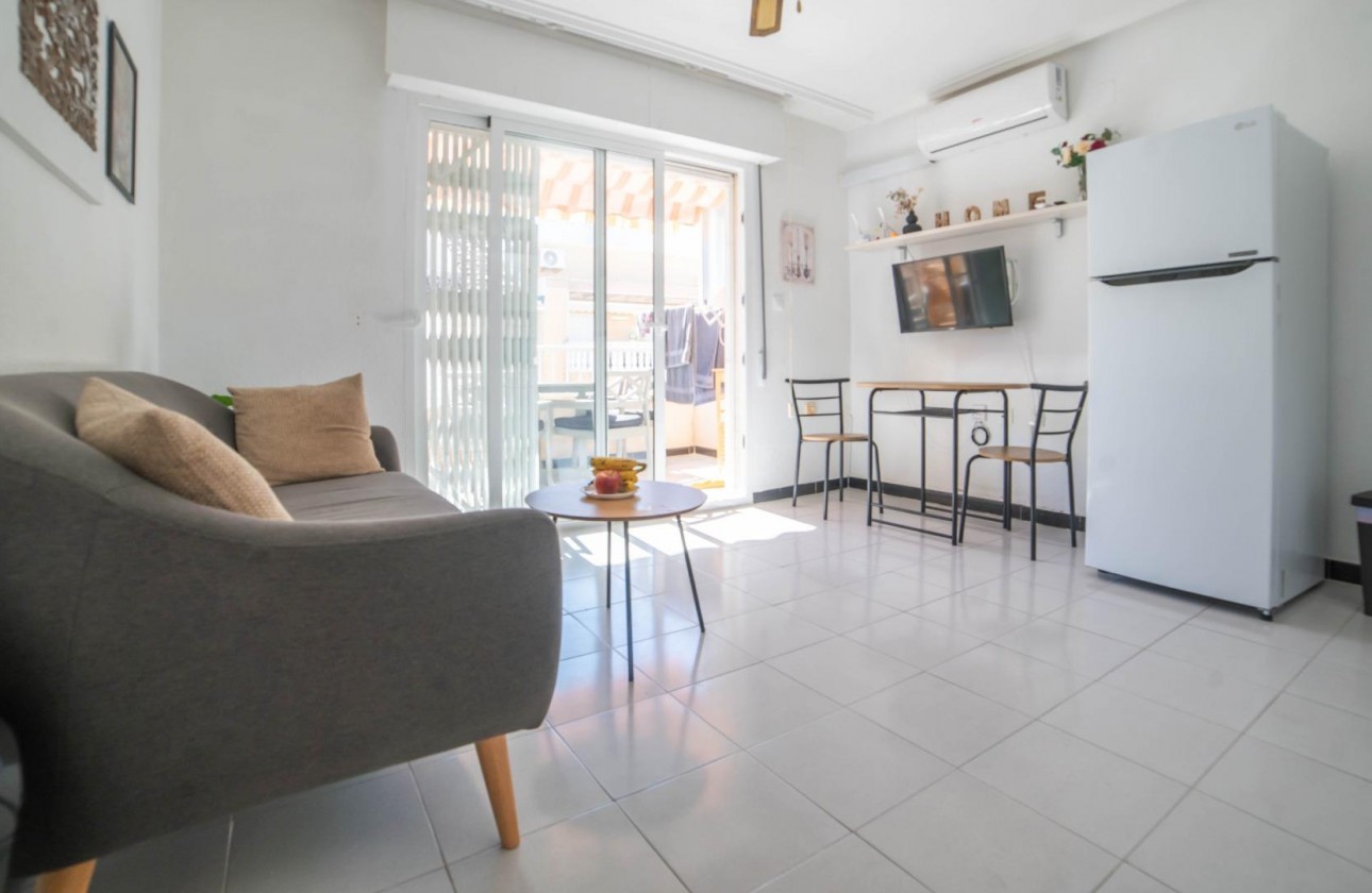 Resale - Apartment - Torrevieja - La Mata pueblo