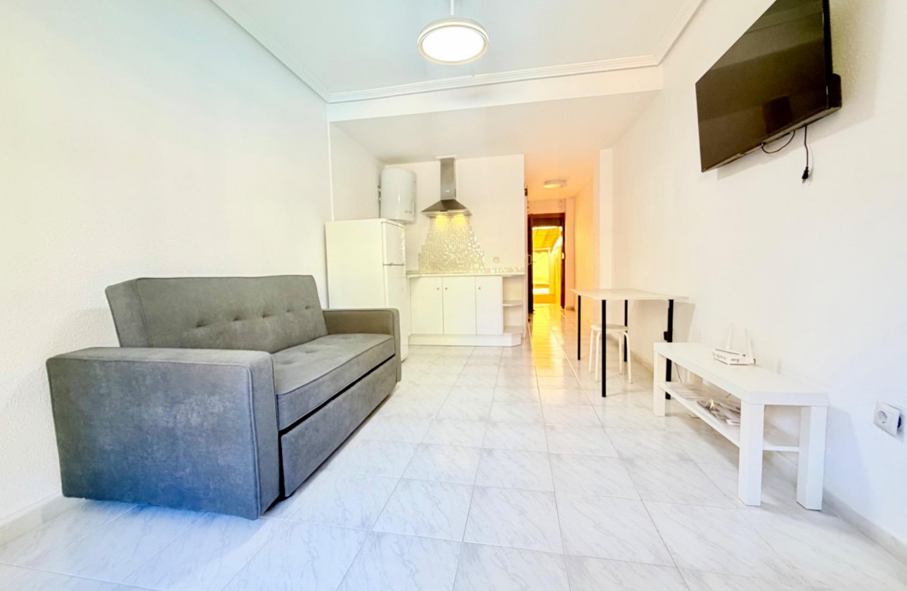 Resale - Apartment - Torrevieja - La Mata pueblo