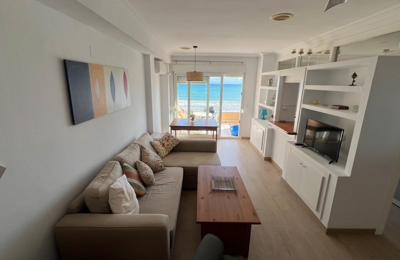 Resale - Apartment - Torrevieja - La Mata pueblo
