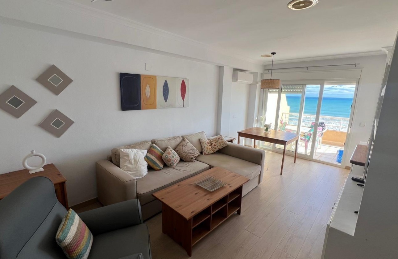Resale - Apartment - Torrevieja - La Mata pueblo