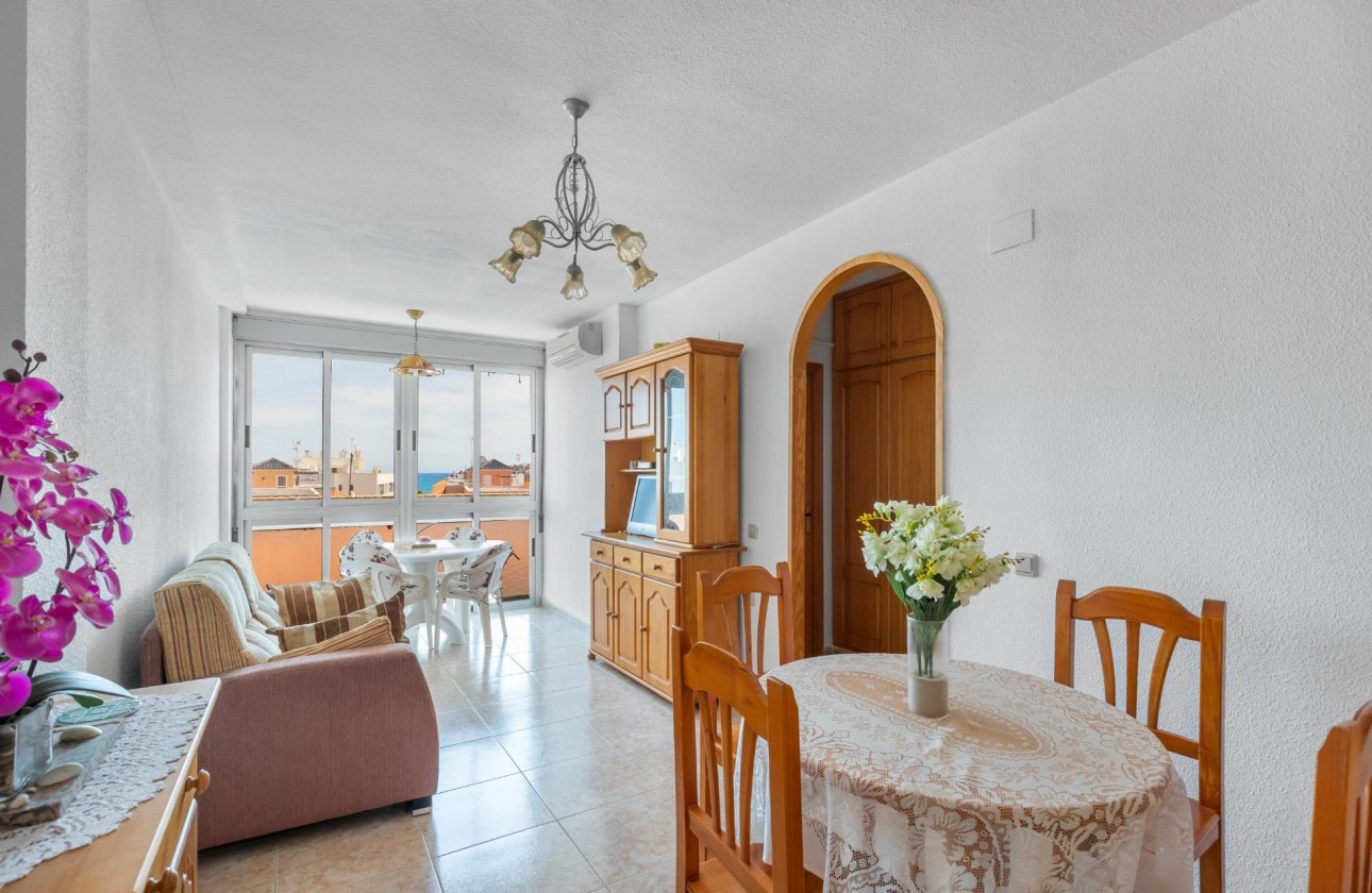 Resale - Apartment - Torrevieja - La Mata pueblo