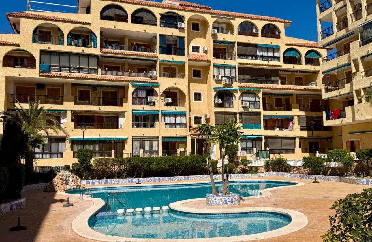 Resale - Apartment - Torrevieja - La Mata pueblo