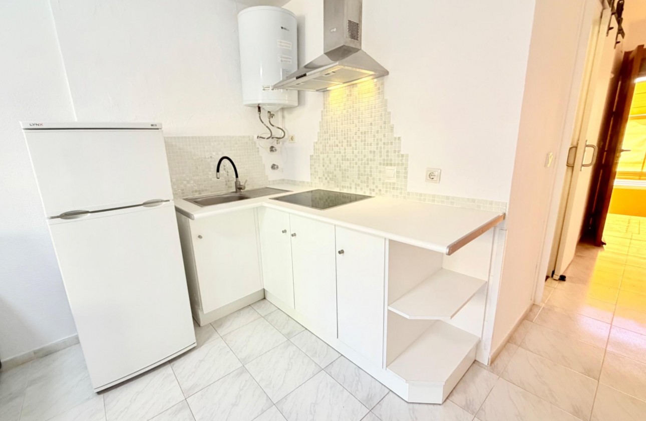 Resale - Apartment - Torrevieja - La Mata pueblo
