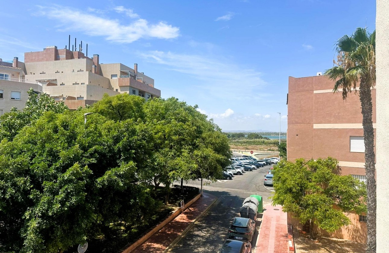 Resale - Apartment - Torrevieja - La Mata pueblo