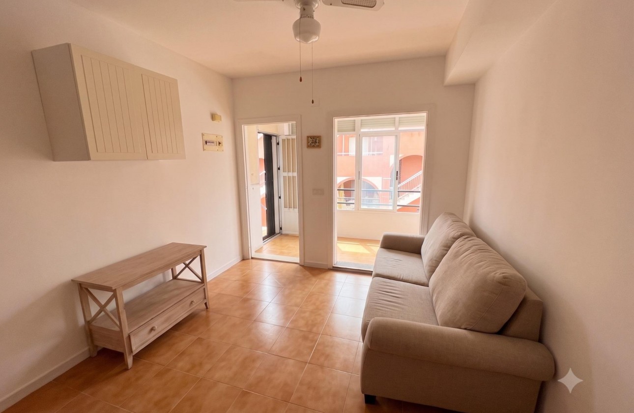 Resale - Apartment - Torrevieja - La Mata pueblo