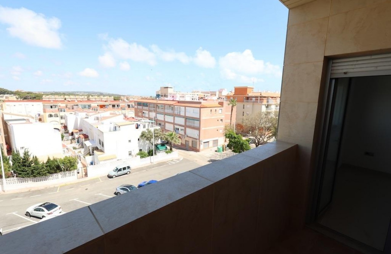 Resale - Apartment - Torrevieja - La Mata pueblo