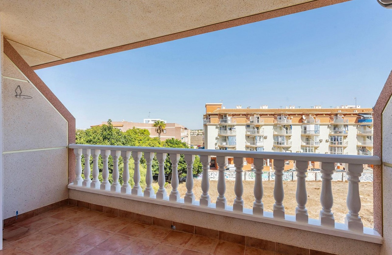 Resale - Apartment - Torrevieja - La Mata pueblo