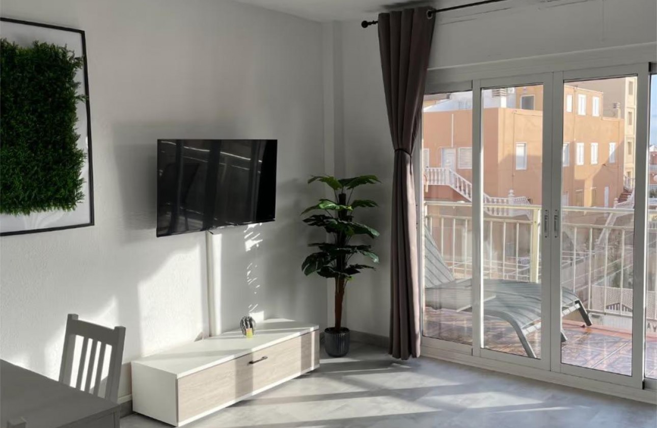 Resale - Apartment - Torrevieja - Los Europeos