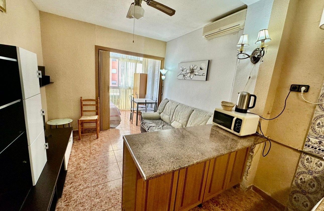 Resale - Apartment - Torrevieja - Los Frutales