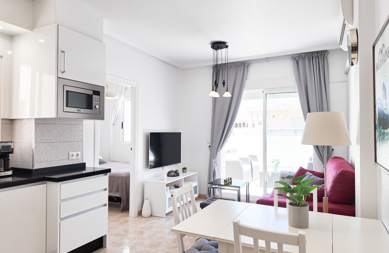 Resale - Apartment - Torrevieja - Parque las naciones