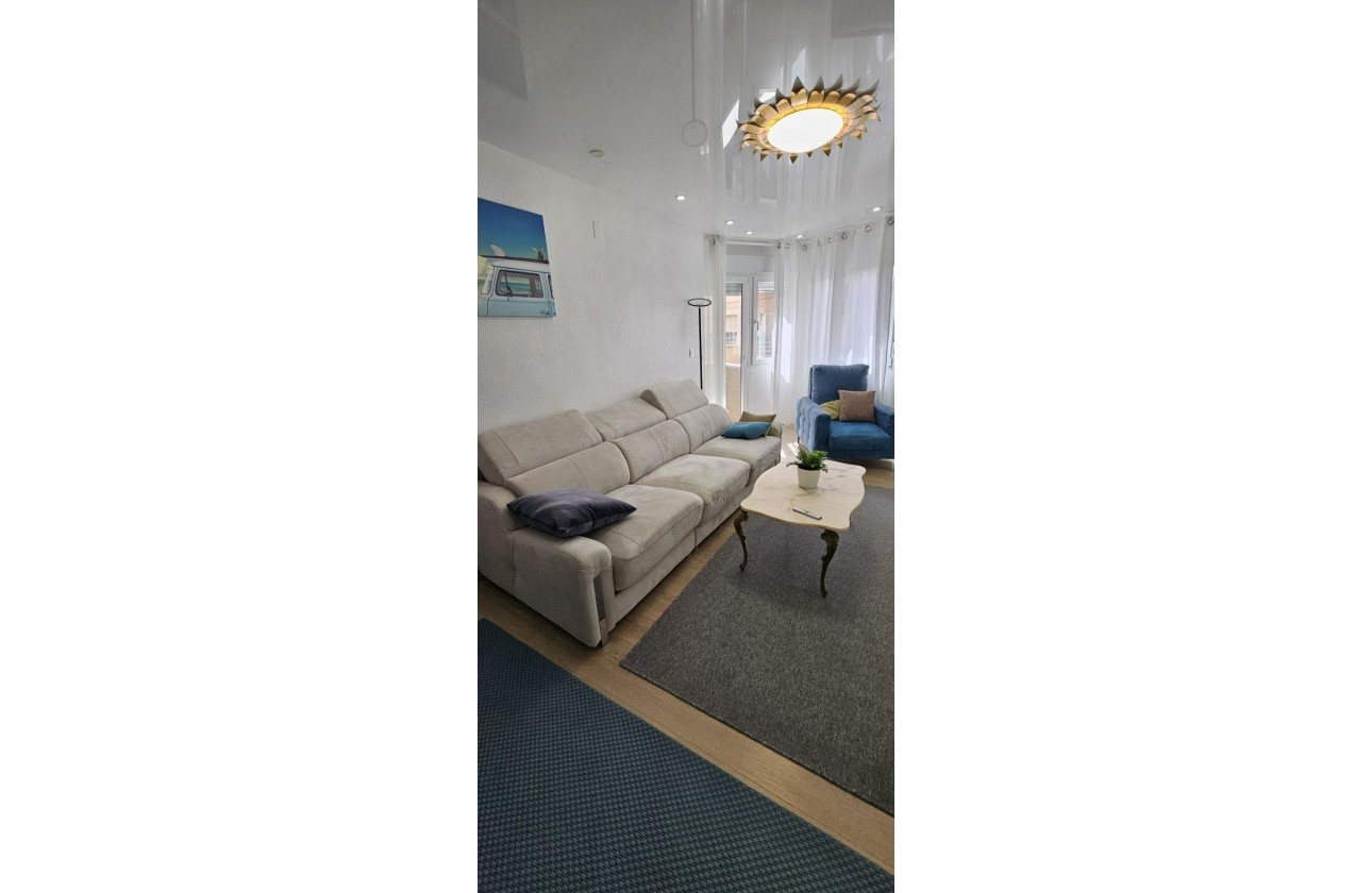 Resale - Apartment - Torrevieja - Paseo maritimo