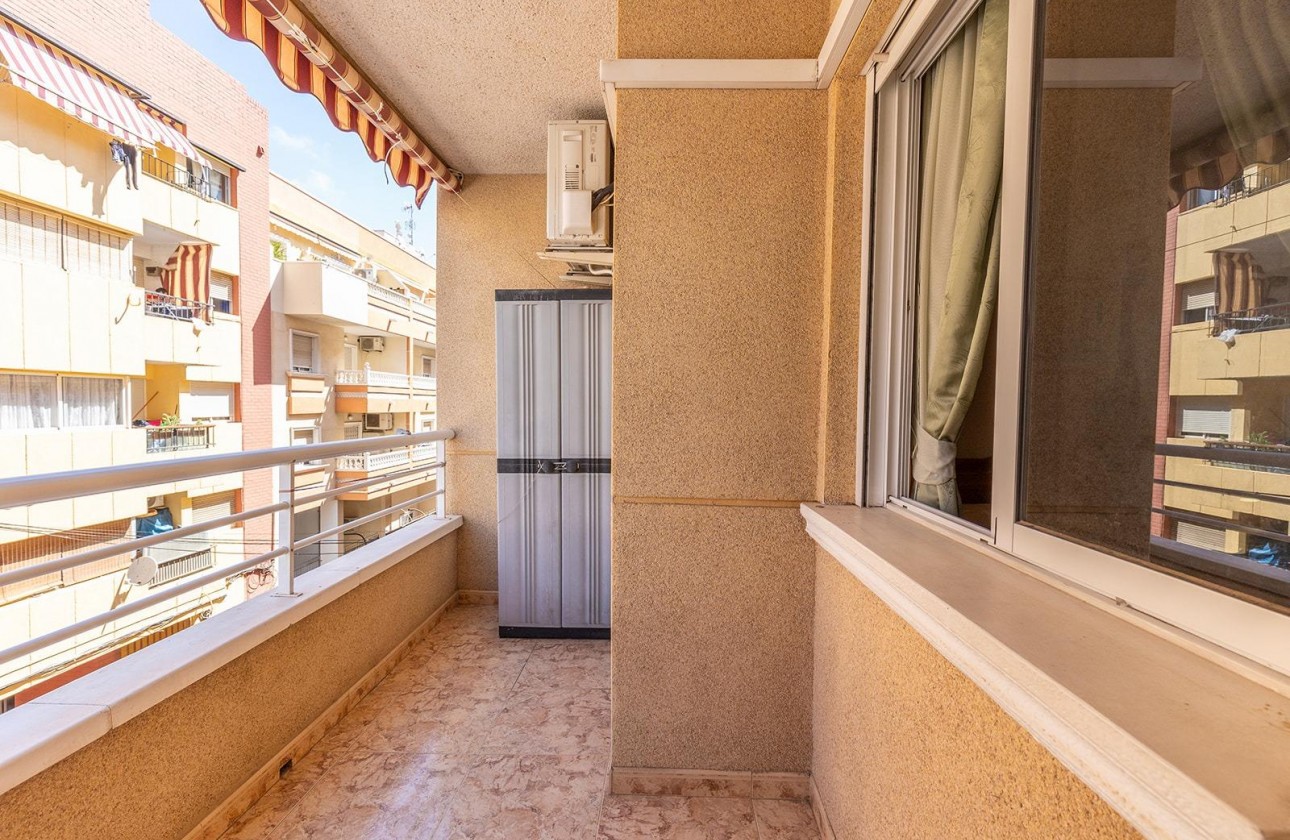 Resale - Apartment - Torrevieja - Playa de los locos