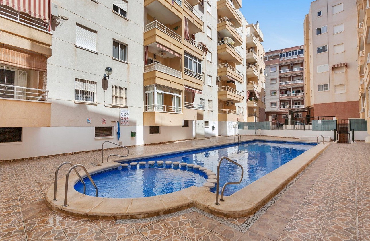 Resale - Apartment - Torrevieja - Playa de los locos