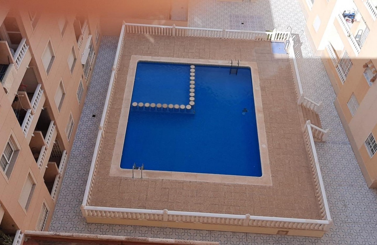 Resale - Apartment - Torrevieja - Playa de los locos