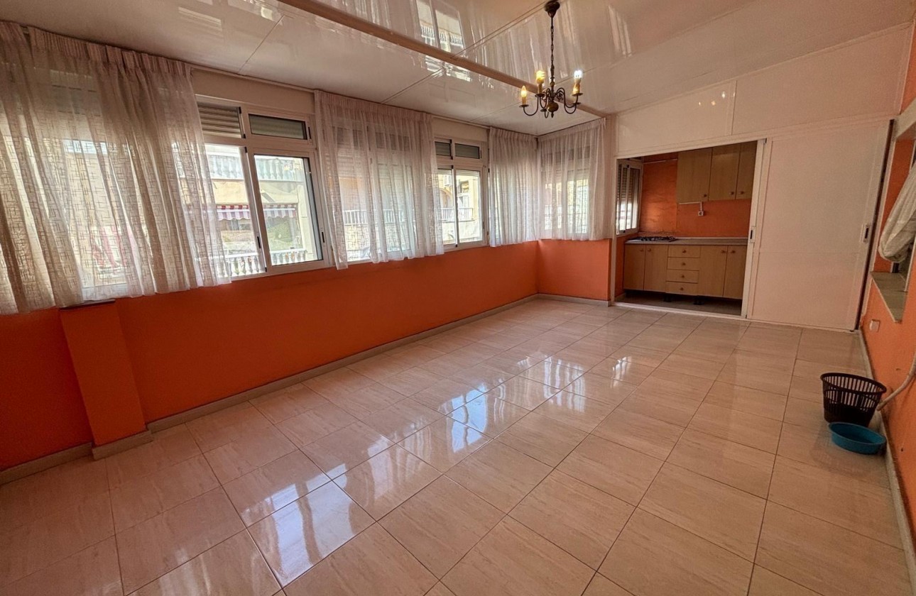 Resale - Apartment - Torrevieja - Playa de los locos