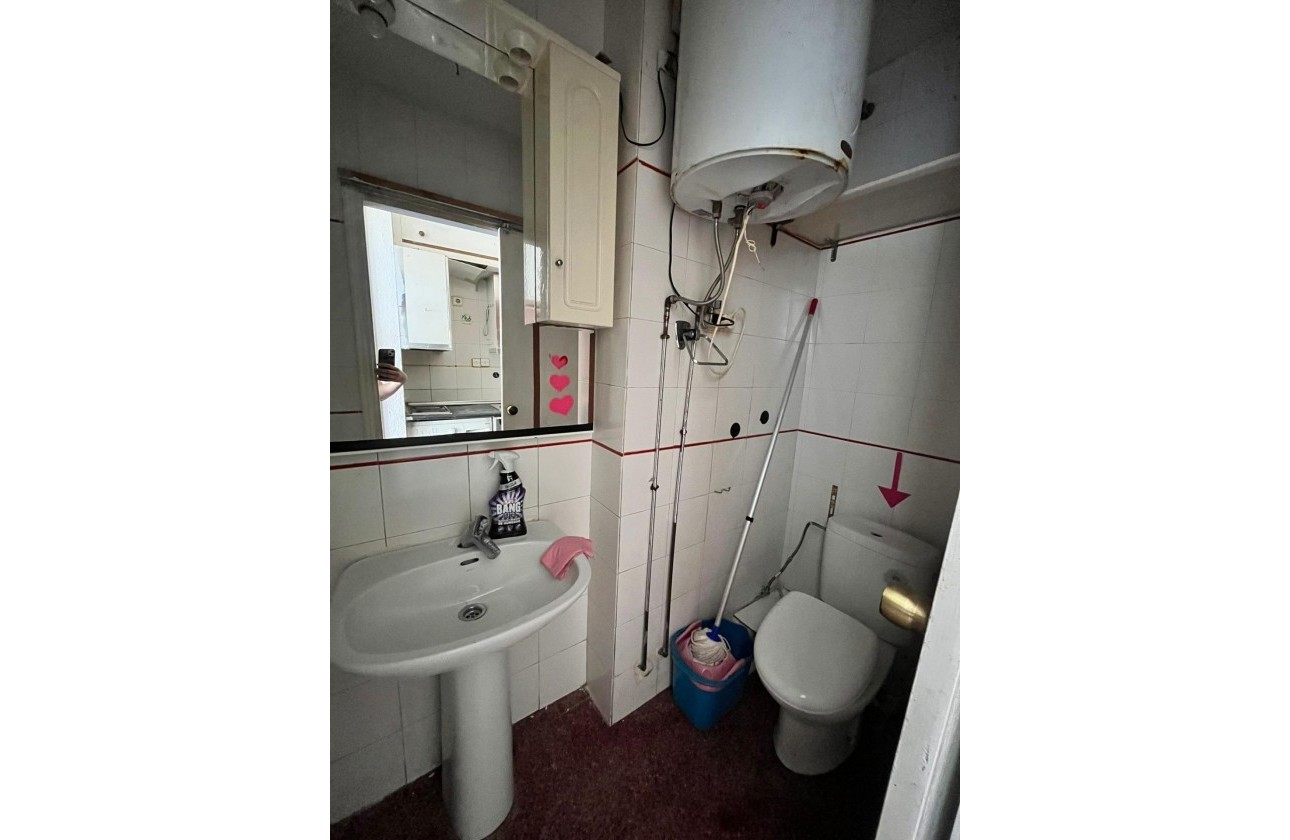 Resale - Apartment - Torrevieja - Playa de los locos