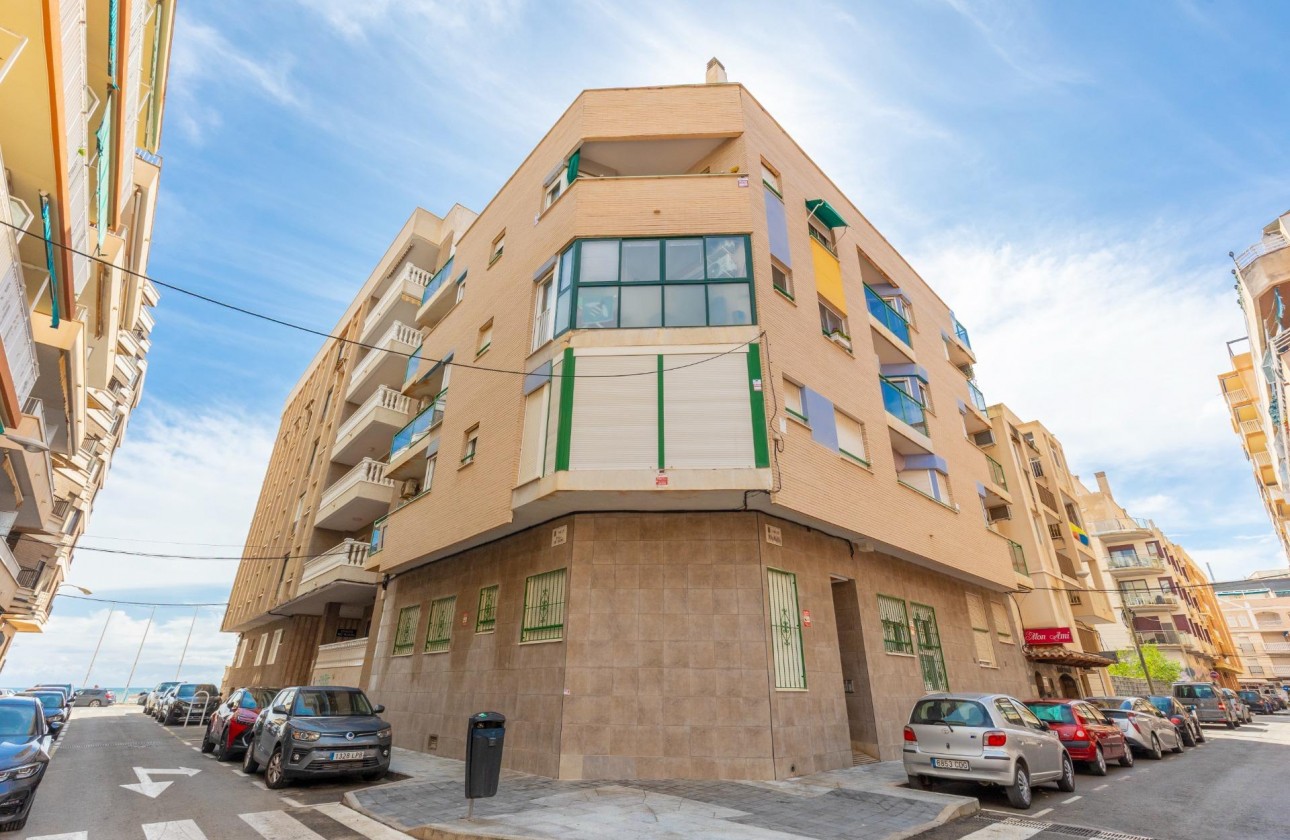 Resale - Apartment - Torrevieja - Playa de los locos