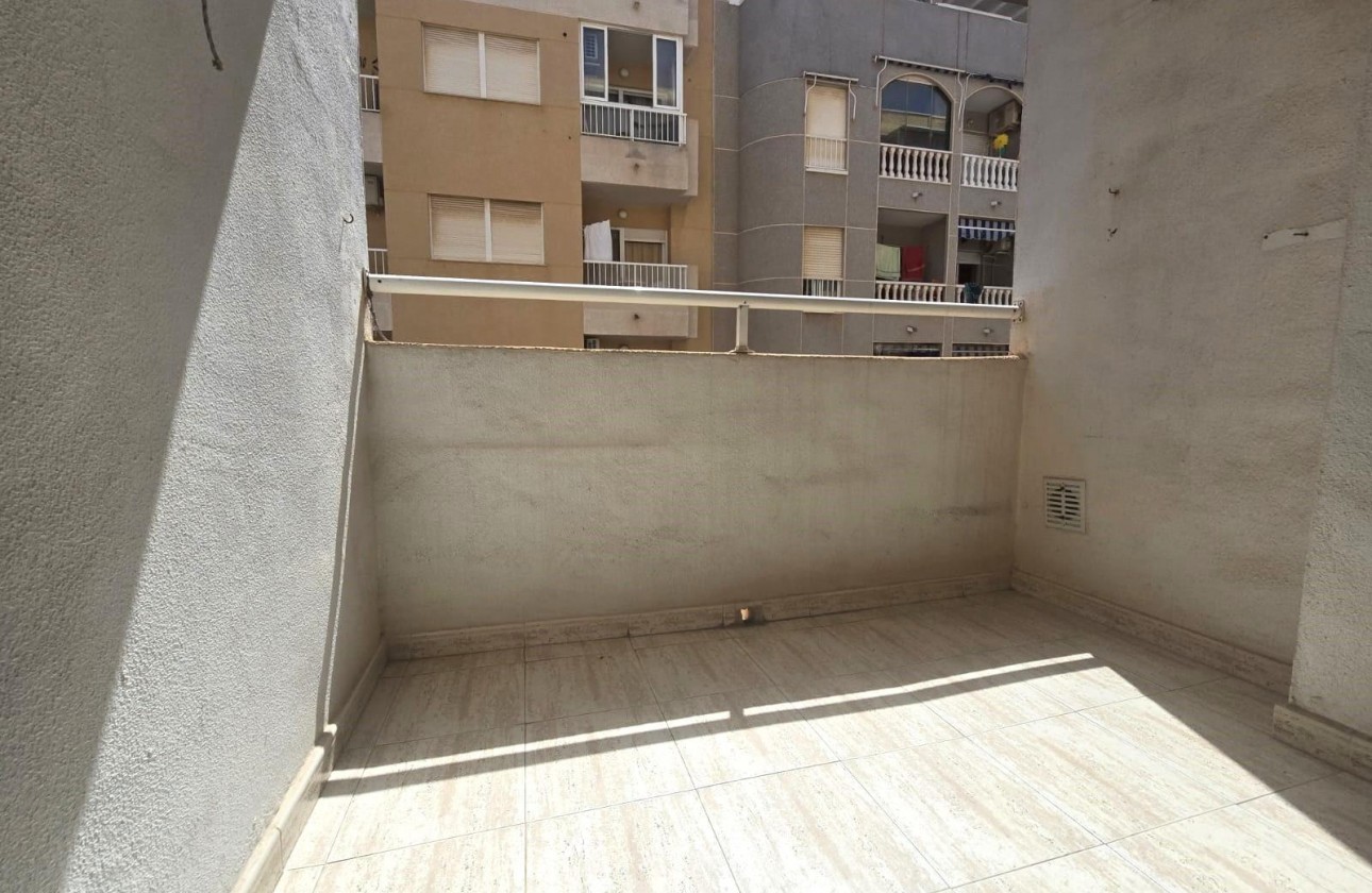 Resale - Apartment - Torrevieja - Playa de los Locos