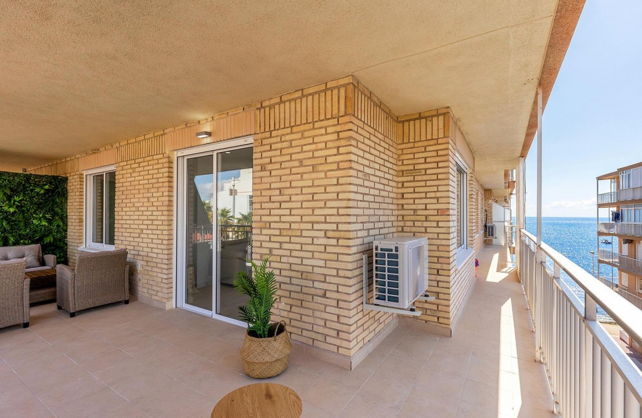 Resale - Apartment - Torrevieja - Playa de los Naufragos