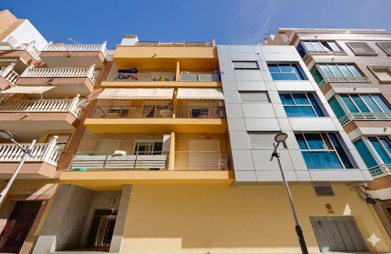 Resale - Apartment - Torrevieja - Playa del Acequión