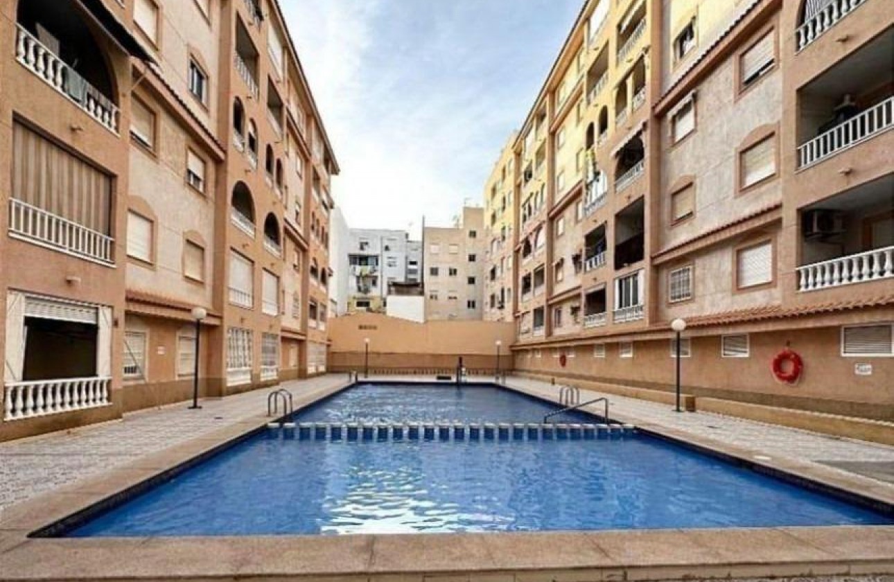 Resale - Apartment - Torrevieja - Playa del cura