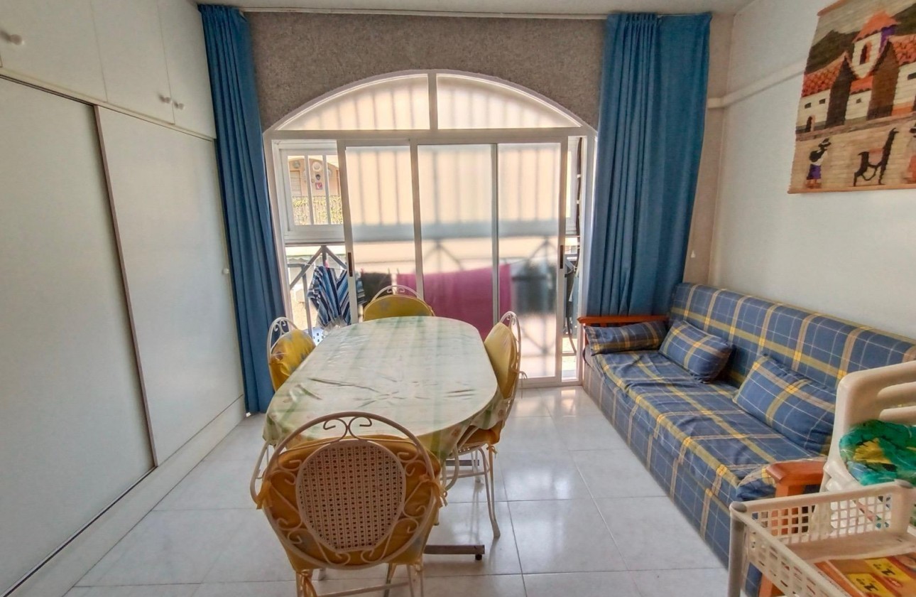 Resale - Apartment - Torrevieja - Playa del cura