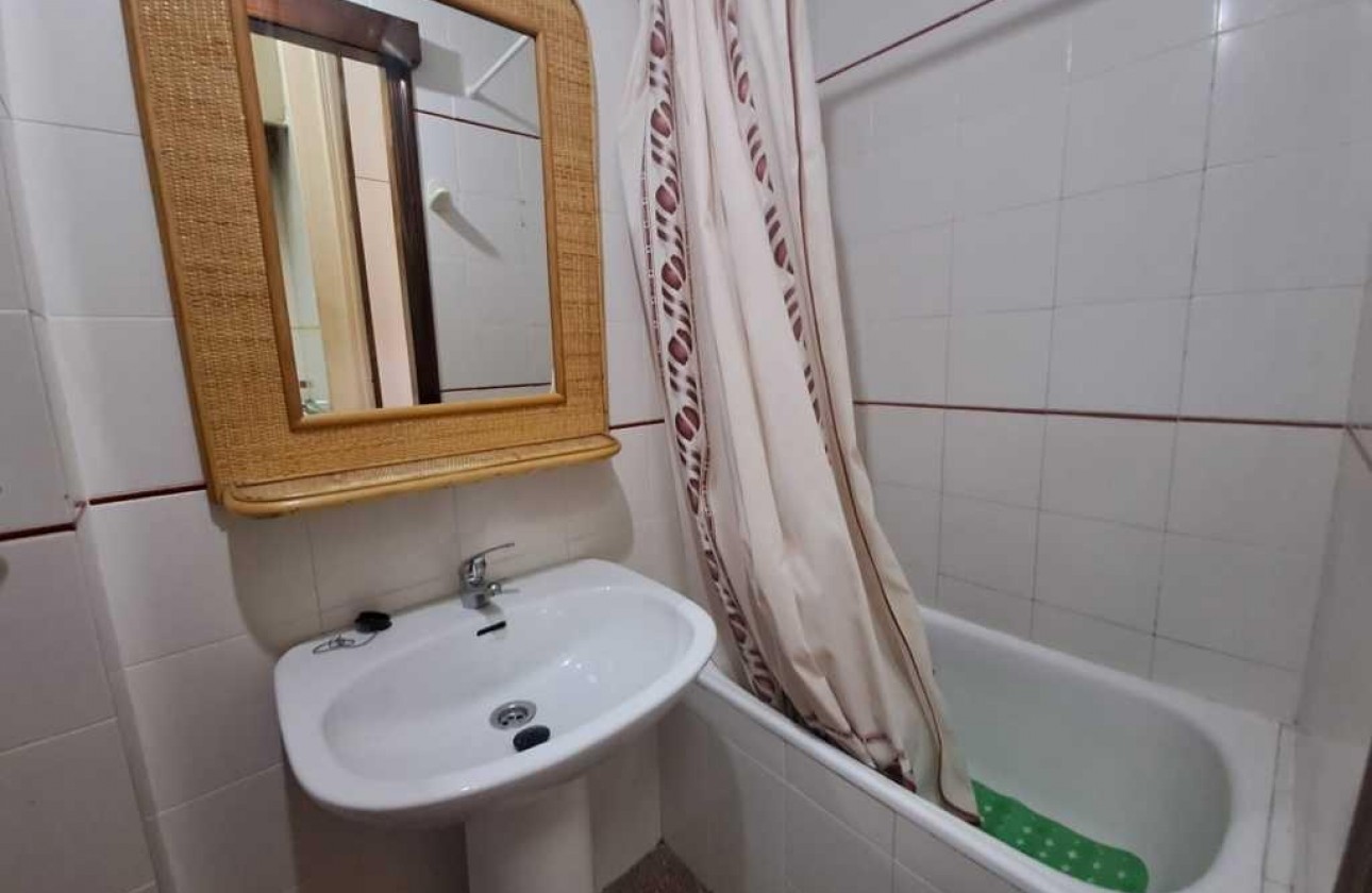 Resale - Apartment - Torrevieja - Playa del cura