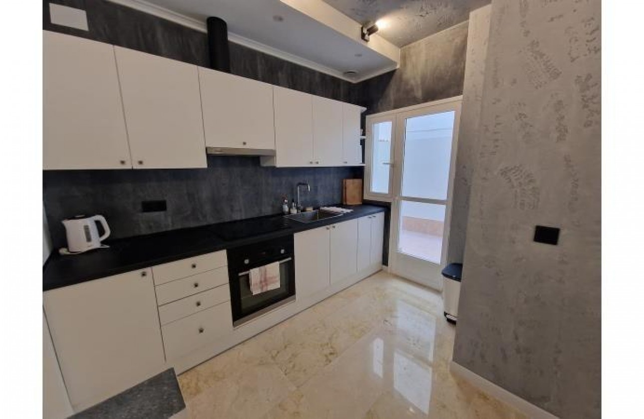 Resale - Apartment - Torrevieja - Playa del cura