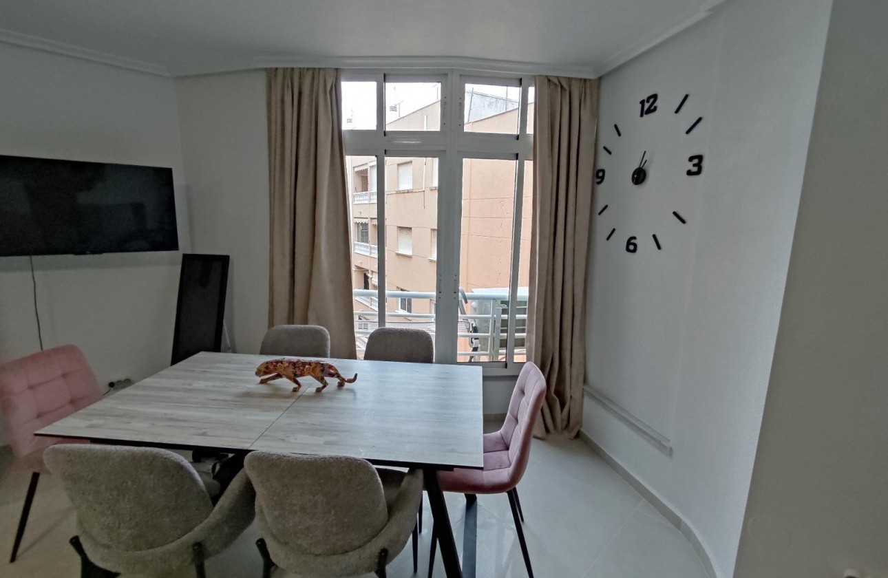 Resale - Apartment - Torrevieja - Playa del cura