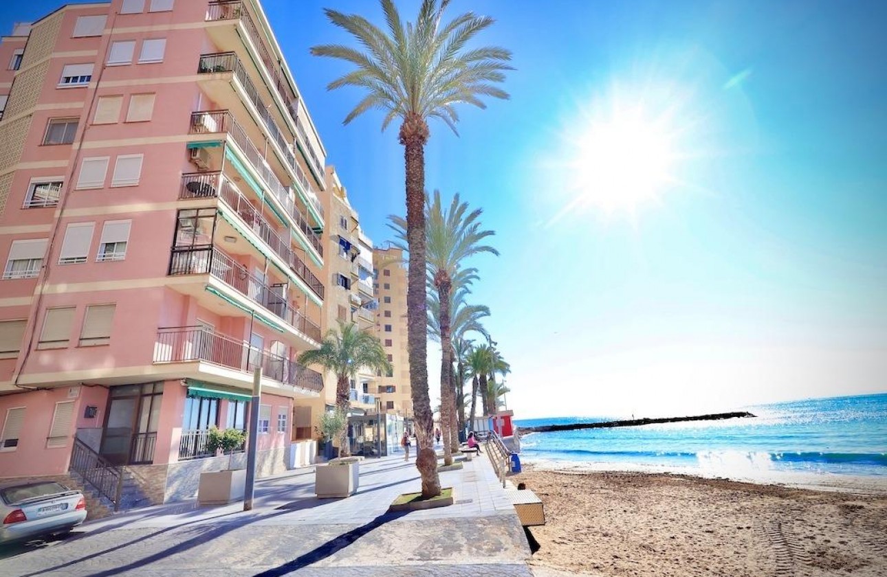 Resale - Apartment - Torrevieja - Playa del cura