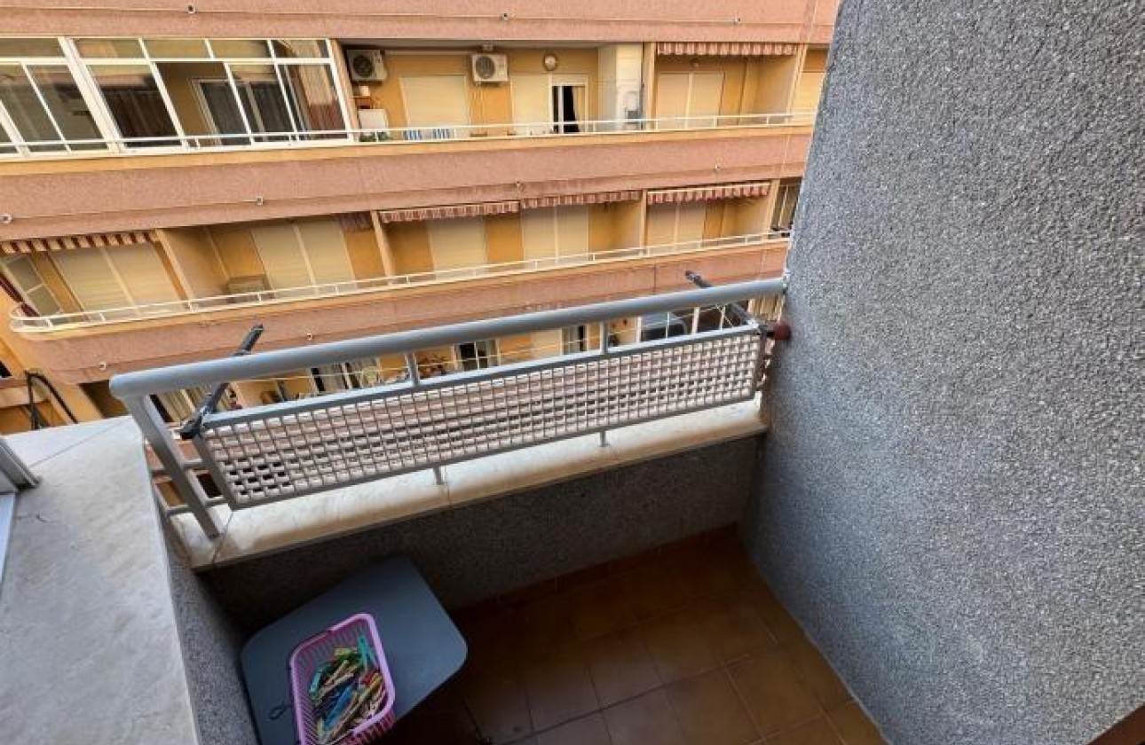 Resale - Apartment - Torrevieja - Playa del cura