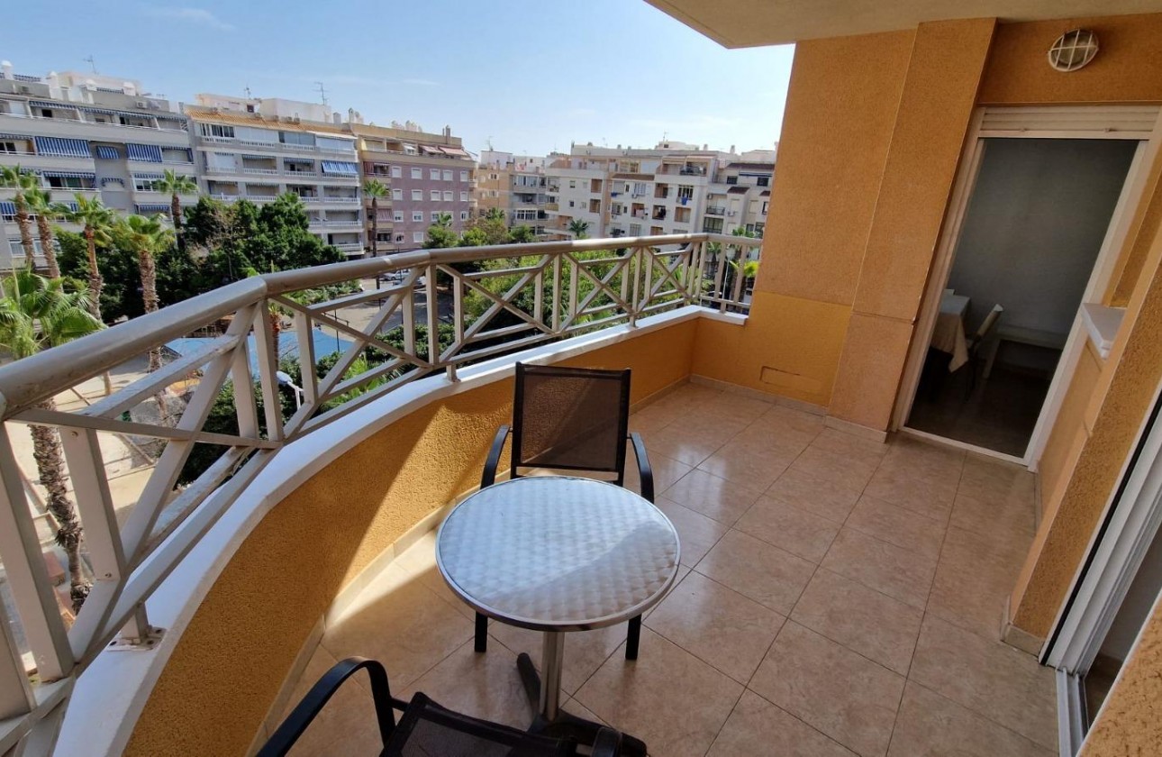 Resale - Apartment - Torrevieja - Playa del cura