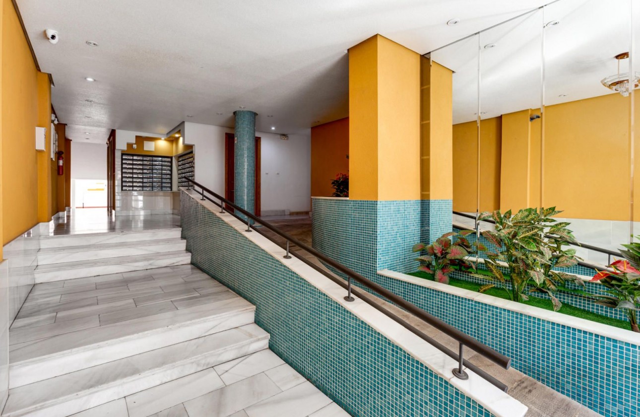 Resale - Apartment - Torrevieja - Playa del Cura