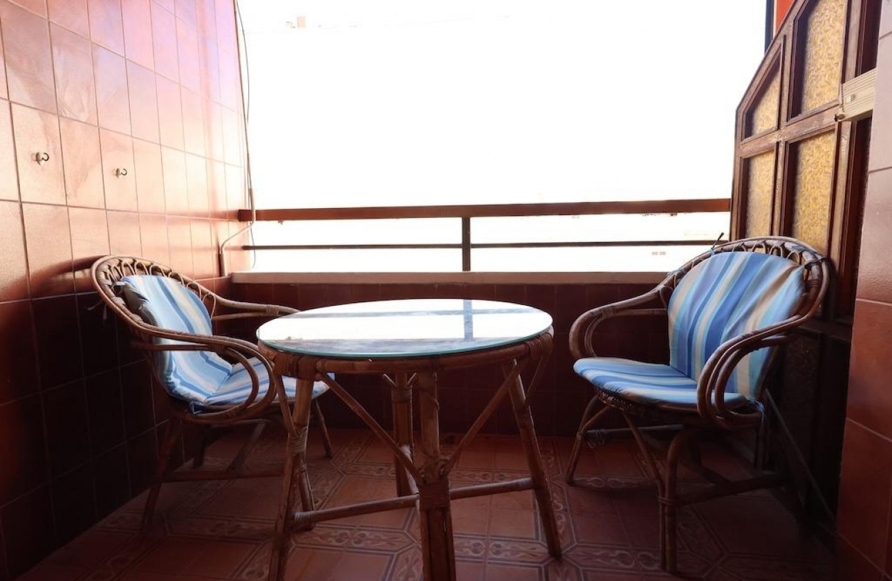 Resale - Apartment - Torrevieja - Playa del cura