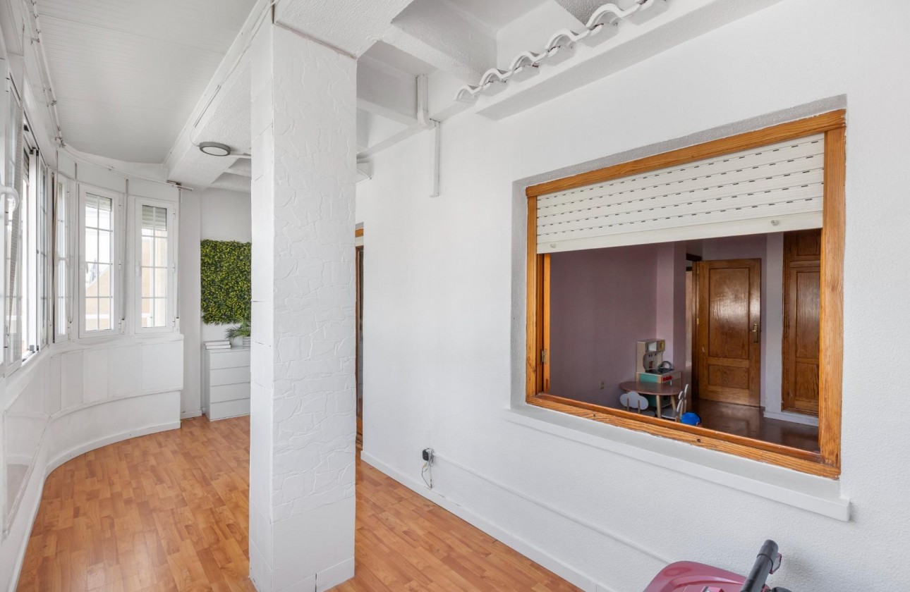 Resale - Apartment - Torrevieja - Playa del cura