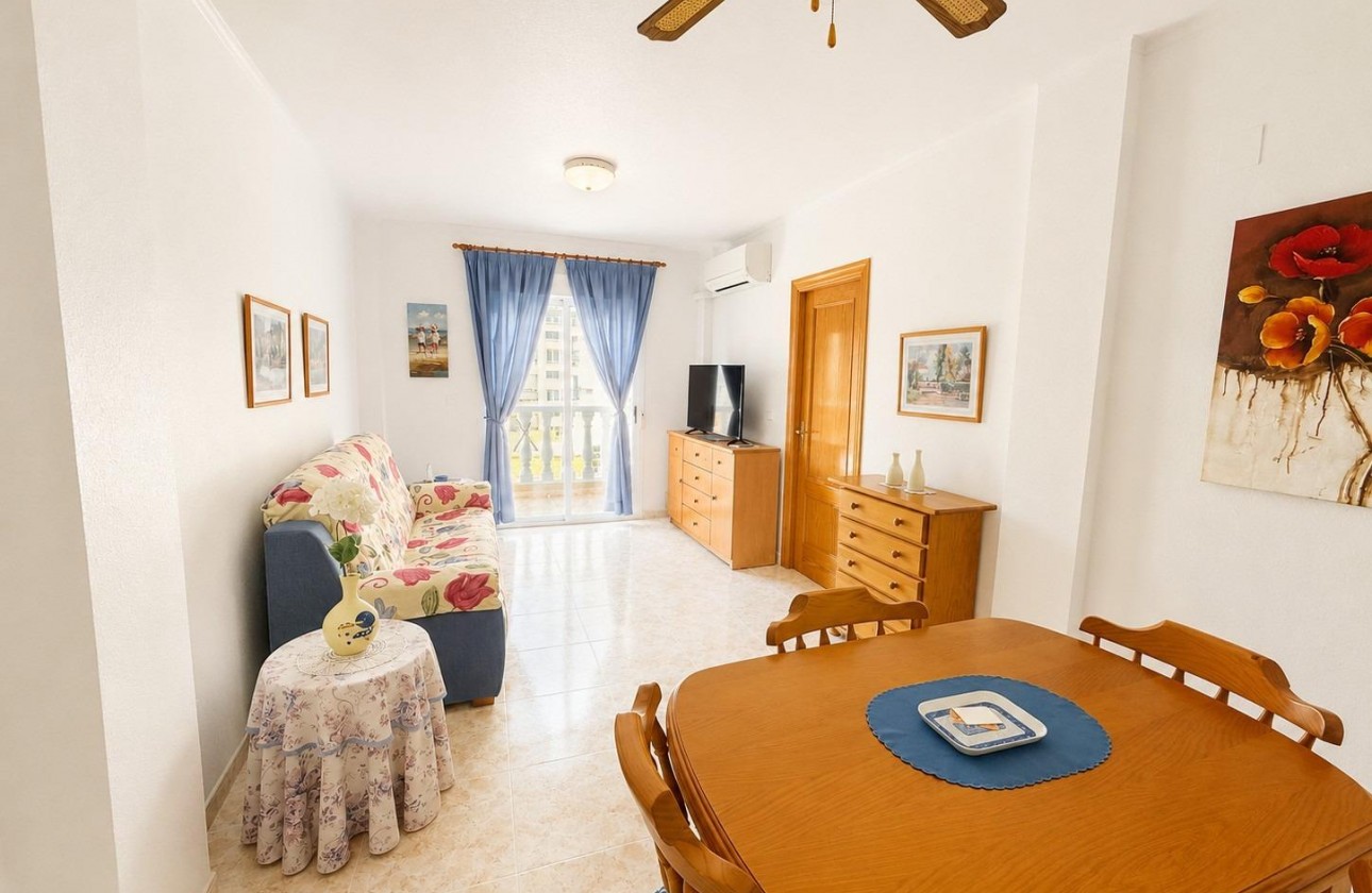 Resale - Apartment - Torrevieja - Playa del cura
