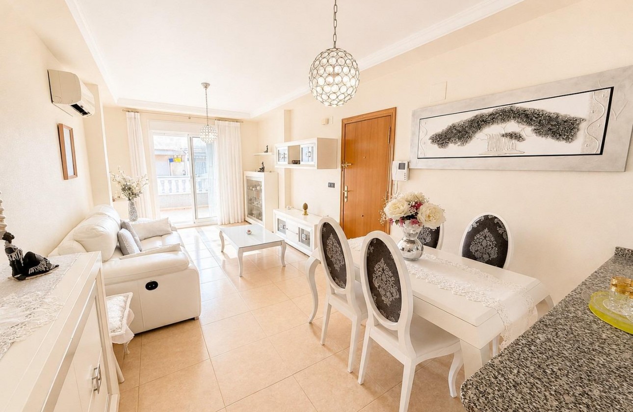 Resale - Apartment - Torrevieja - Playa del cura